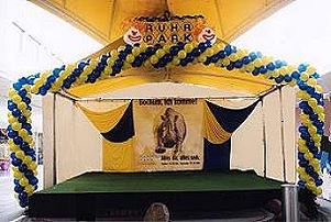 Ballondeko B�hne im Einkaufzenter, Shoppingcenter