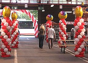 Grossraumdeko aus Luftballons